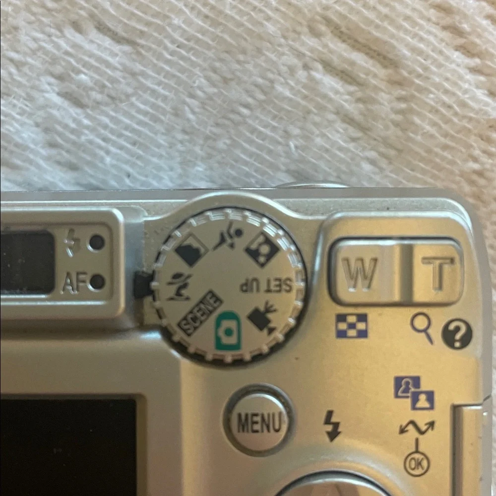 Nikon E5600 digital camera